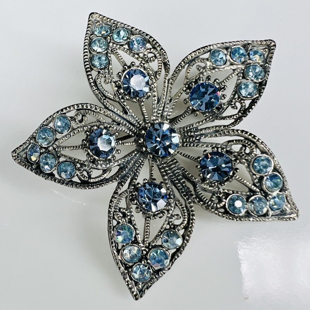 Vintage Blue Rhinestones Filigree Flower  Brooch Silver Tone PRETTY  4051 - Picture 6 of 10